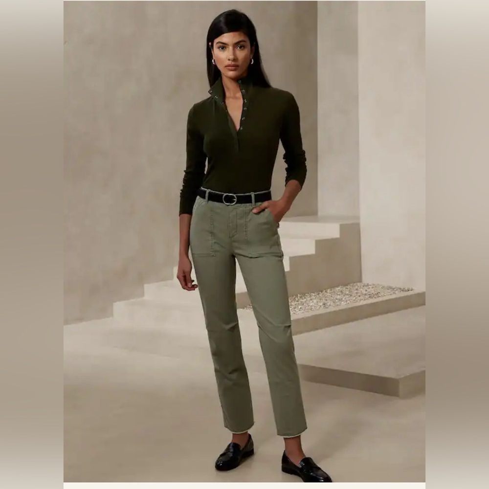 NWT Banana Republic Factory girlfriend Chino size 00 Petite
